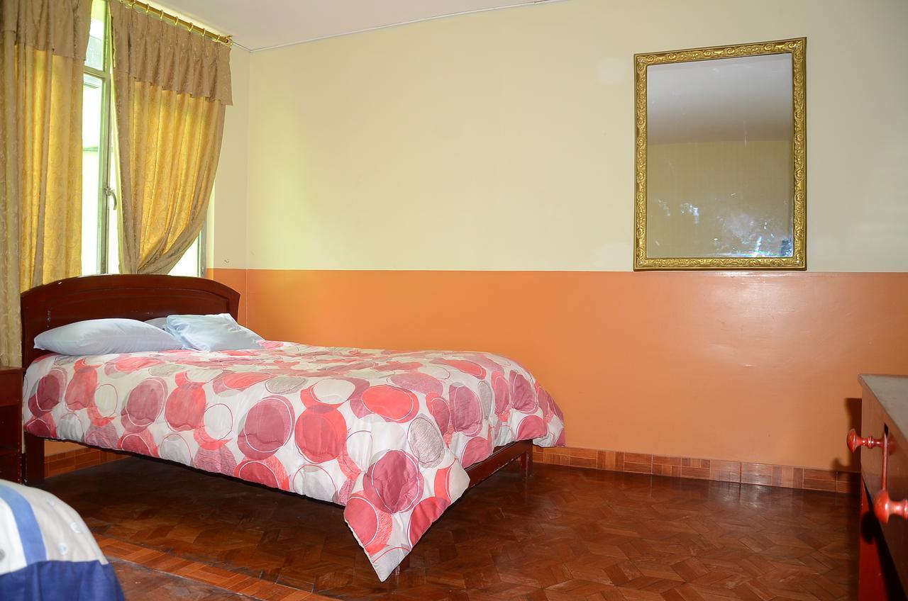 Hotel Real Madrid Riobamba Exteriör bild