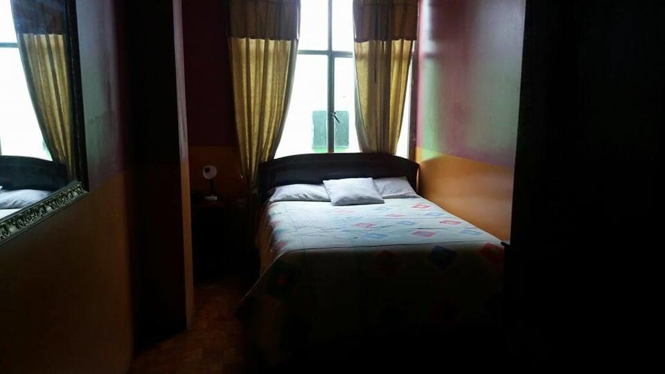 Hotel Real Madrid Riobamba Exteriör bild
