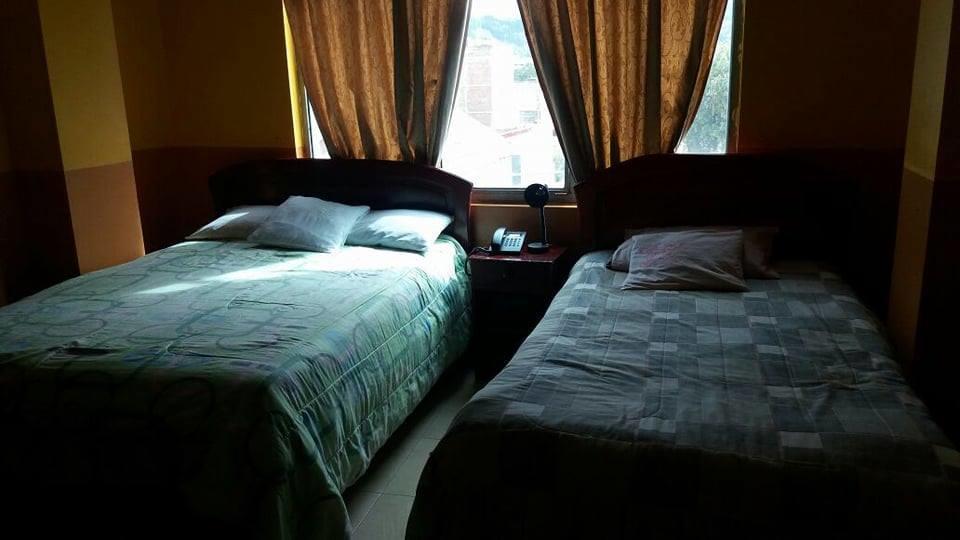 Hotel Real Madrid Riobamba Exteriör bild