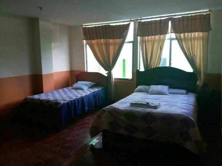 Hotel Real Madrid Riobamba Exteriör bild