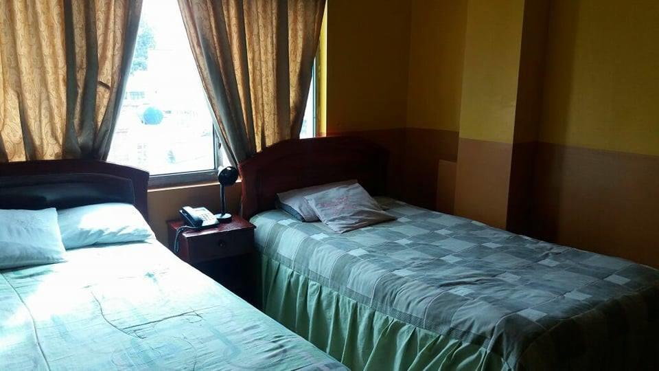 Hotel Real Madrid Riobamba Exteriör bild