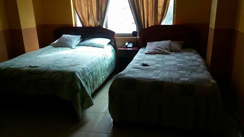 Hotel Real Madrid Riobamba Exteriör bild